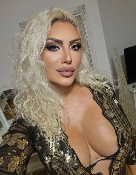 Tea Stosevska star naked img