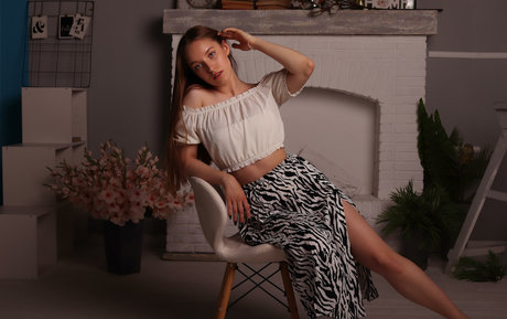 Evajuly model adult pic