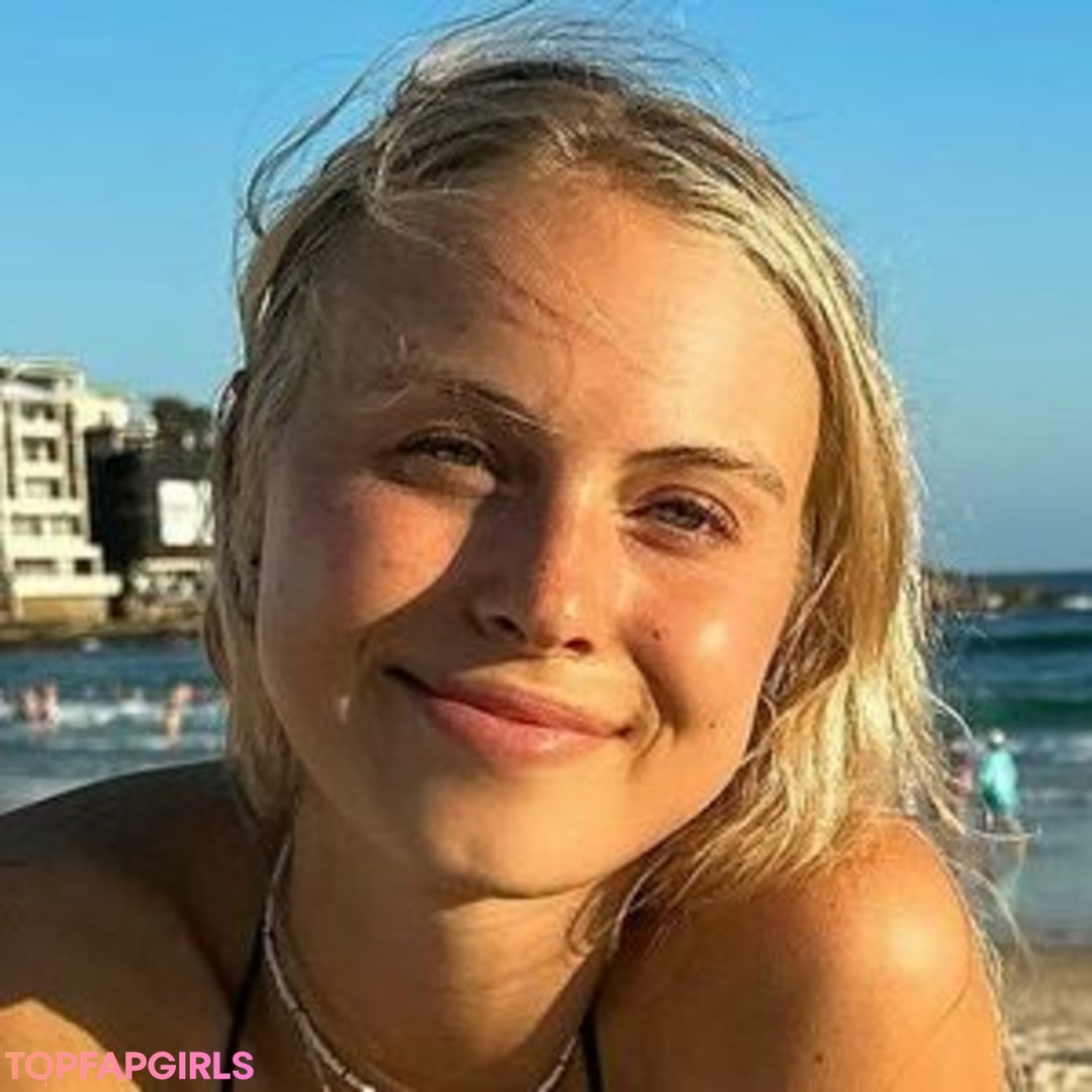 Sarah Lloyd pornstar beautiful img