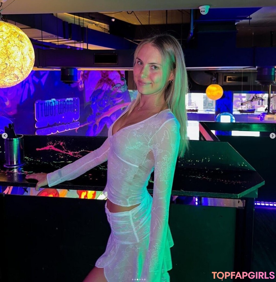 Sarah Lloyd naked pornstar pic