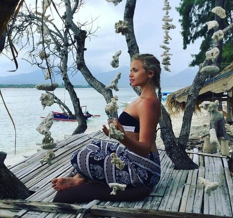 Veronika Dash sex actress pictures