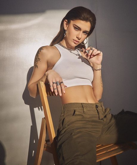 Milana Vino model perfect image