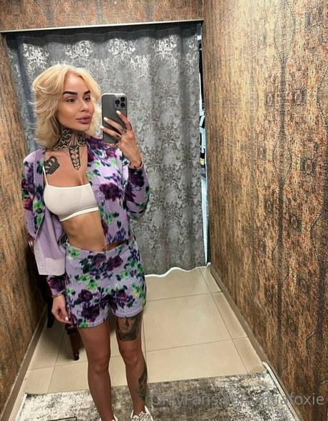 nerdy teen onlyfans pornographic images