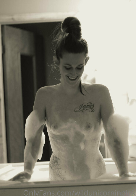 wildunicorninpink free pornstar photo