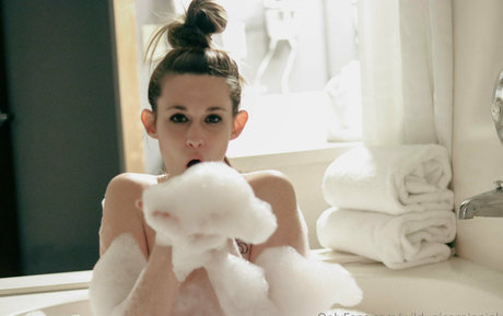 wildunicorninpink erotic actress photos