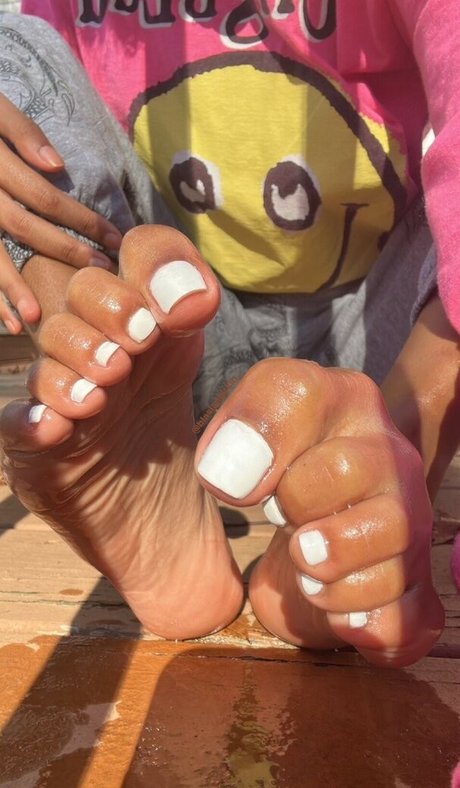 Sinister Simone xxx actress gallery