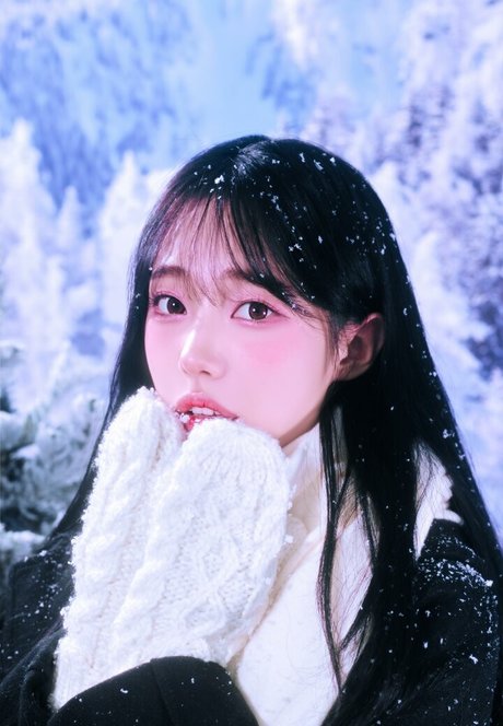 Ggyong ee art actress photo