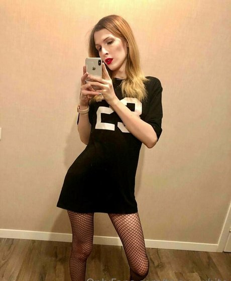 ms peachymoon high quality pornstar pictures