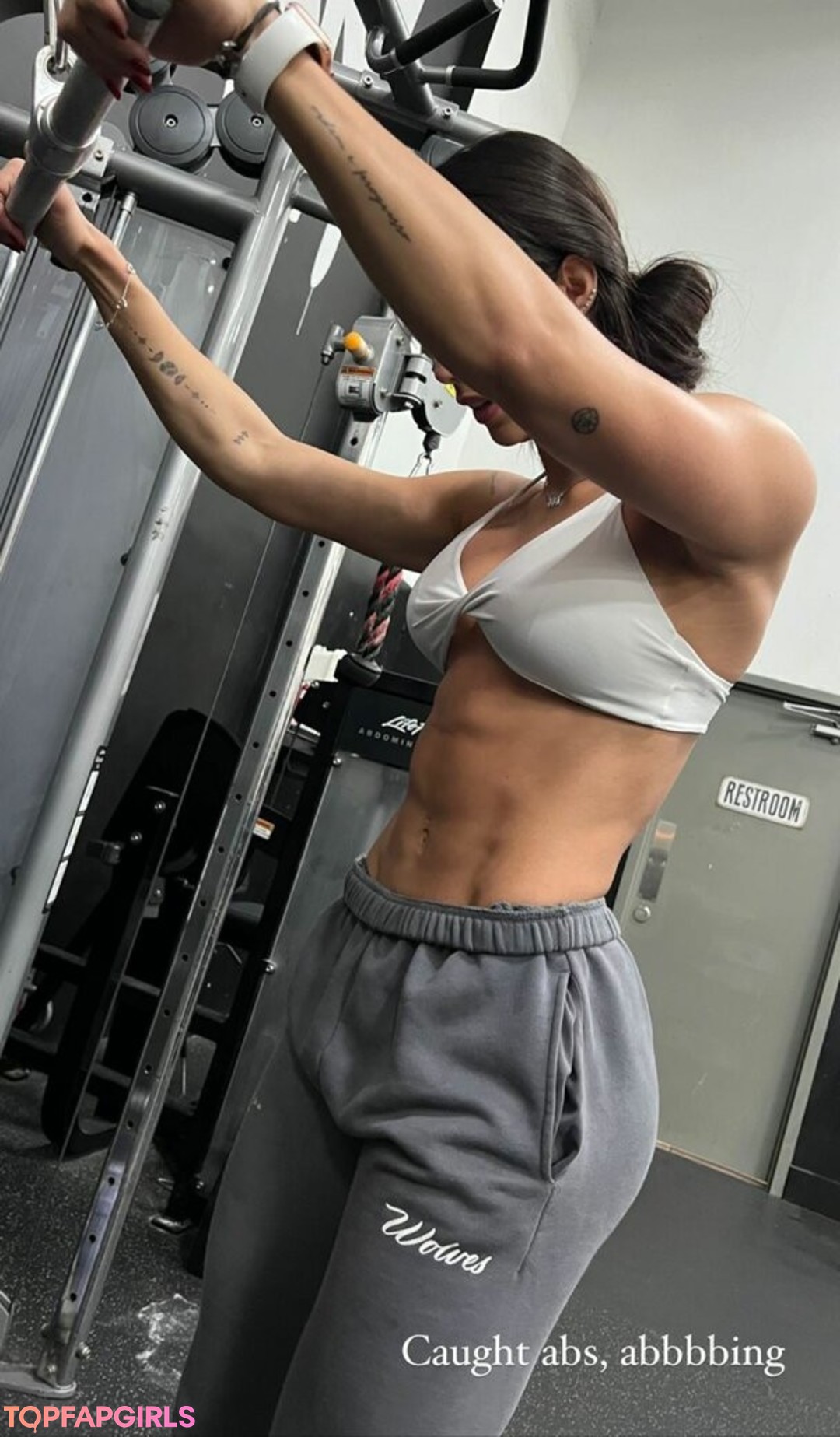 Hyllary Oliveira sexy pornstar archive