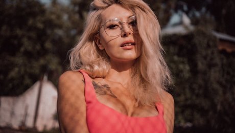 milf strip onlyfans adult img