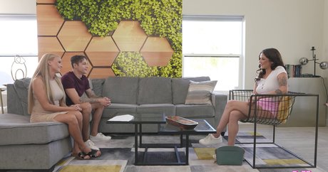 LilSis pornstar hot photo