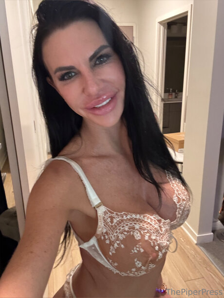 thepiperpress star erotic image