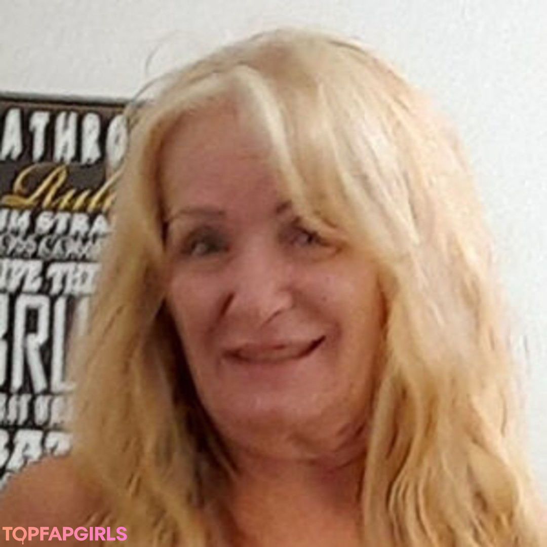 Wildwillie93 model porn pictures