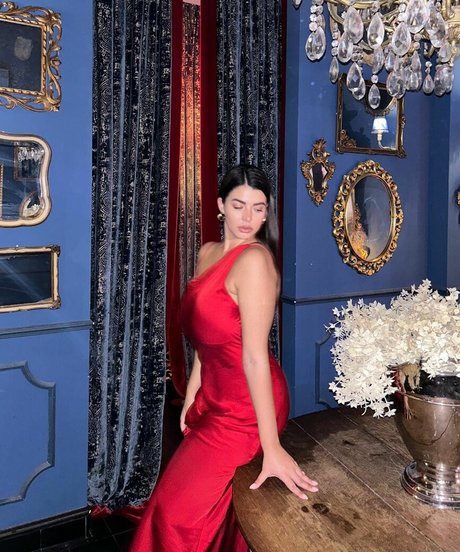 im notannaa model top photos