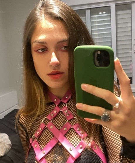 mrhsnt nude model photo