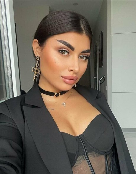 ellie noir sexy actress gallery