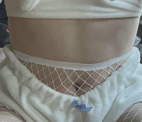 amelciaqpompa model free photo