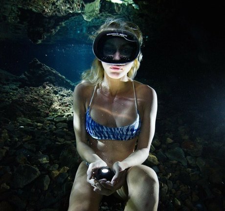 Katie Pentz adult model galleries