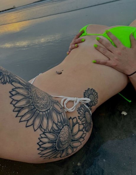 keykeyxoxo model nude gallery