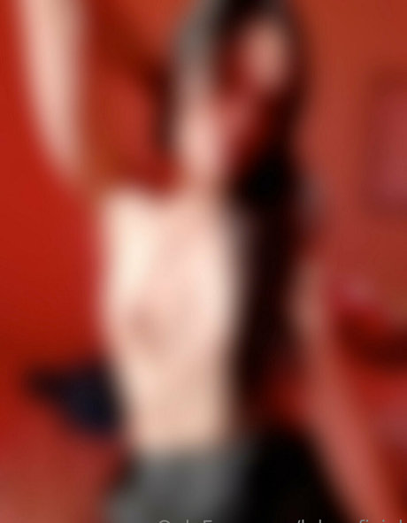 lolaxoficial profile image