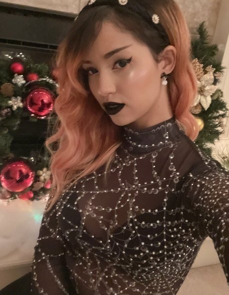 Trickywi nude actress galleries