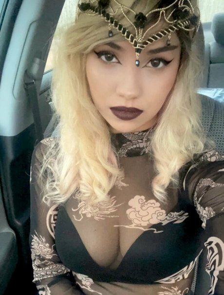 Trickywi sexy star img