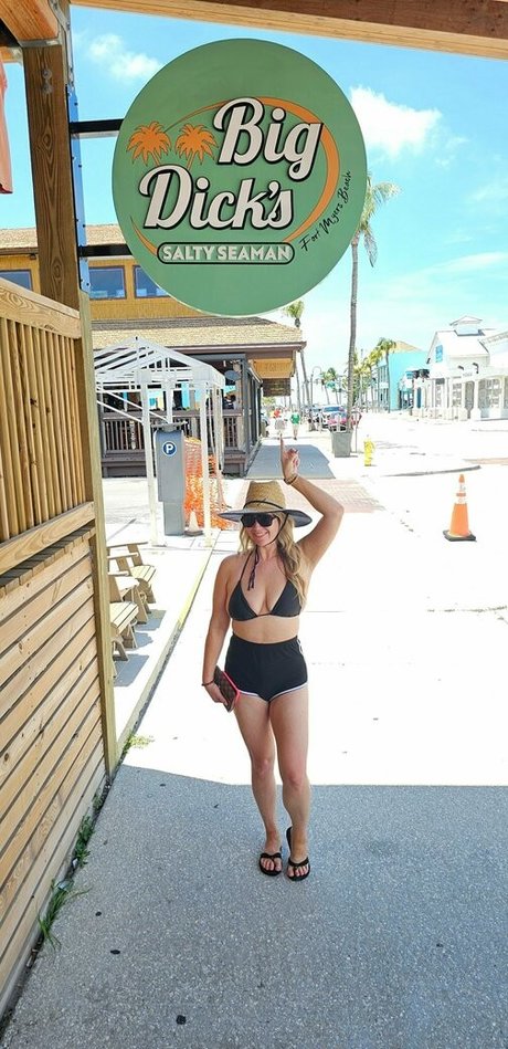 lesbians onlyfans nice photos