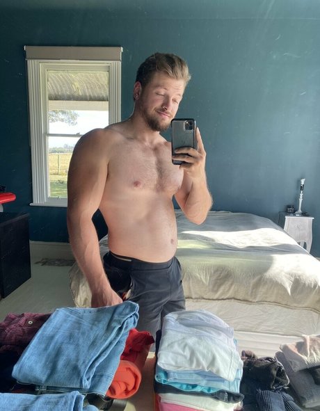 maxsmall pornstar naked photo