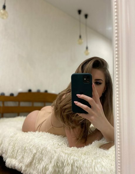 foxy mi69 nude star image