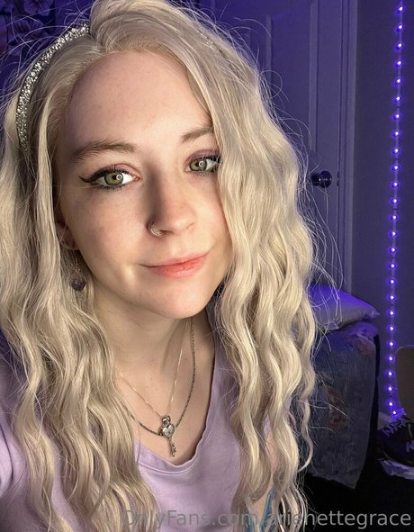 arienettegrace hot actress pic