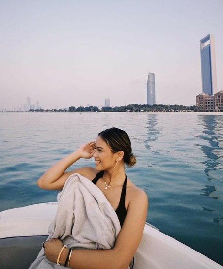 Bianca Bustamante model nude picture