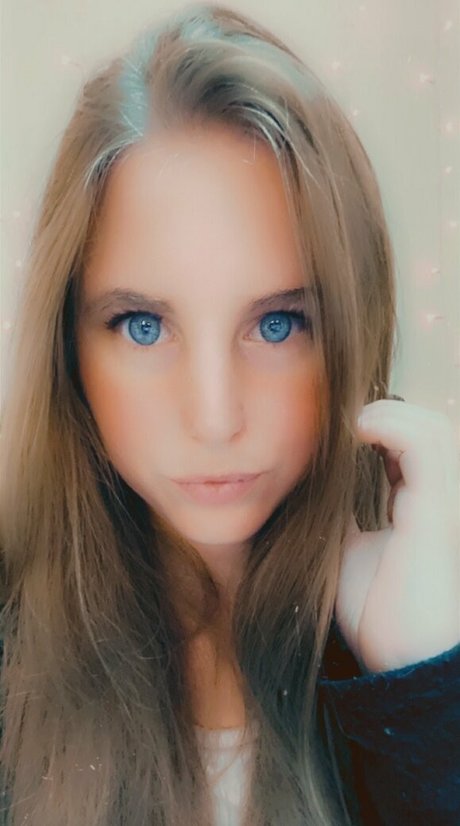 blueeyesbombshell model galleries