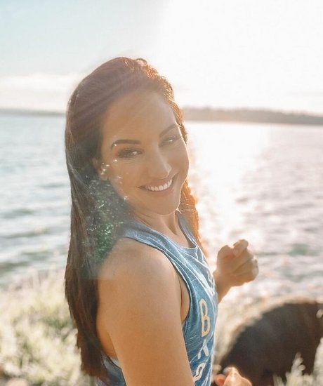 Emily Compagno perfect star galleries