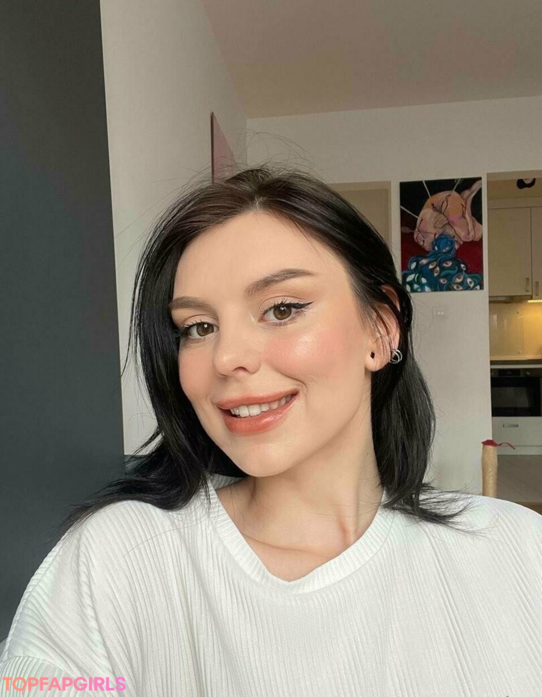 emyraine profile image
