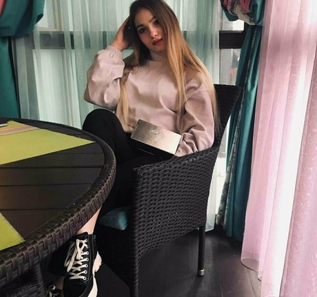 leila hottie star adult pic