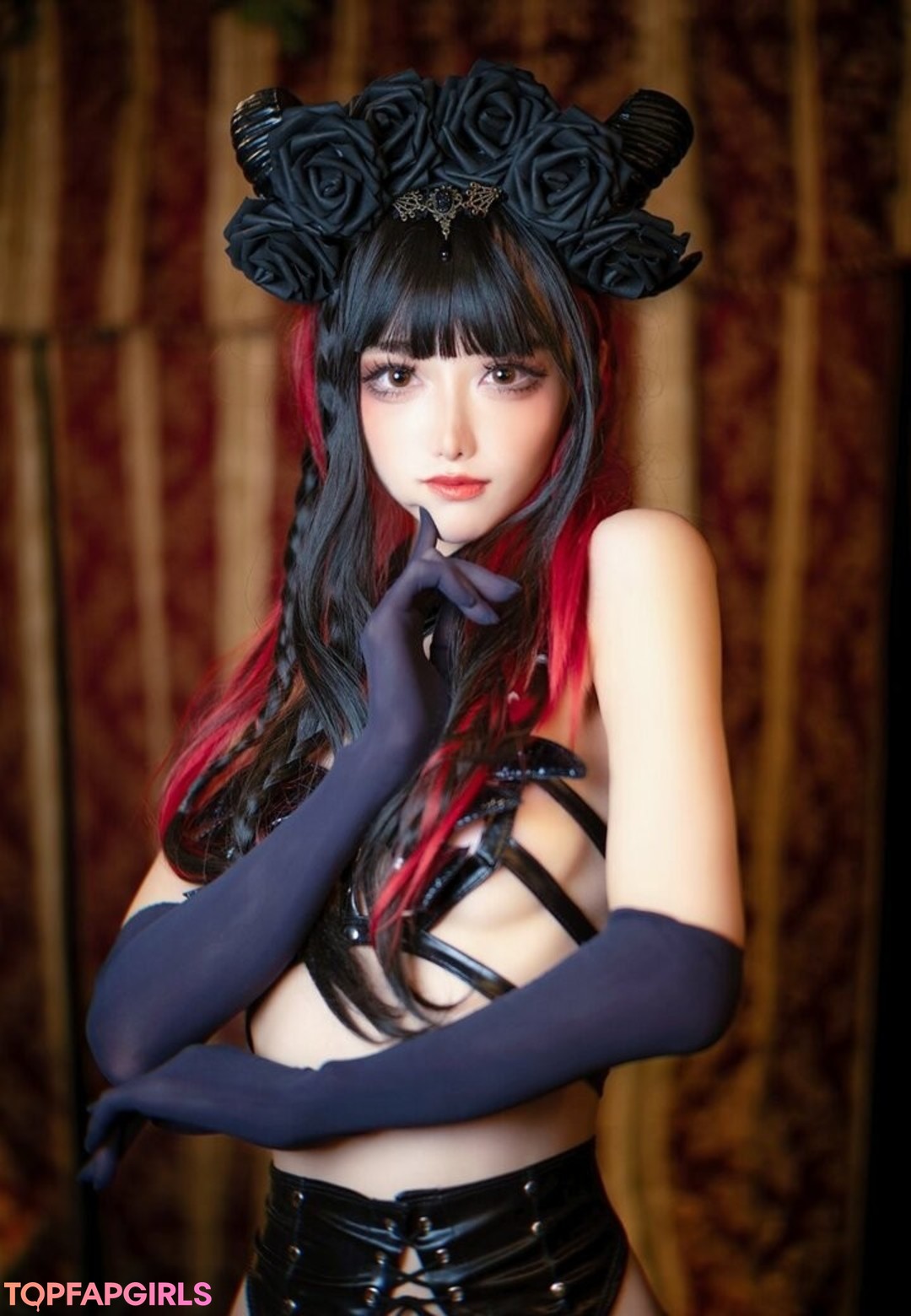 Saki Castle hot star pics