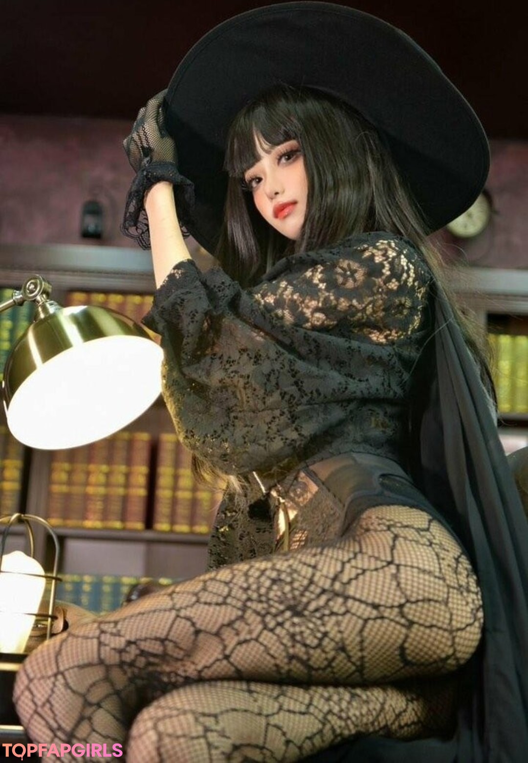 Saki Castle pornstar sexy pictures