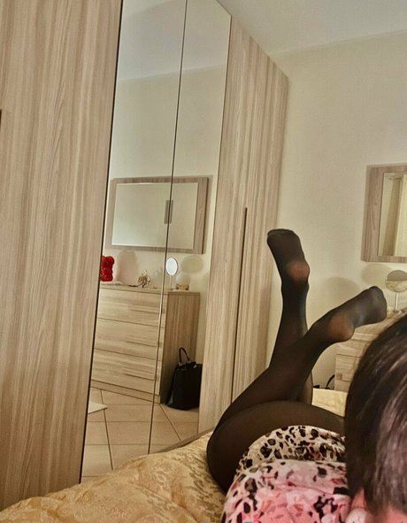 clomaj pornographic model photos