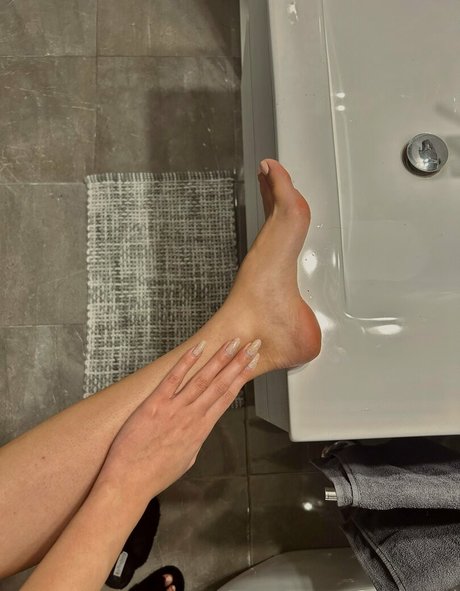 clomaj naked star pictures