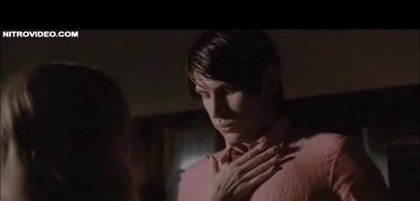 Autumn Reeser star sexy pic