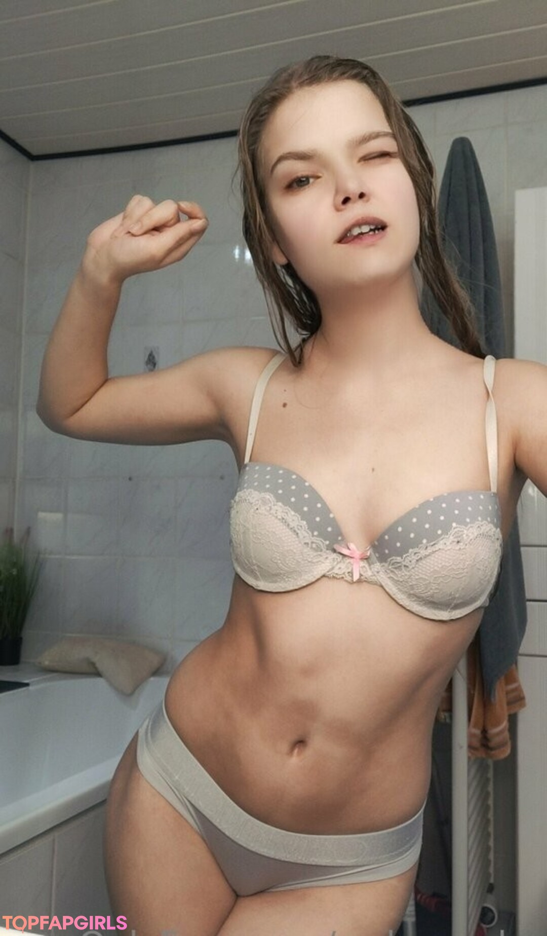 owlography hot actress photos