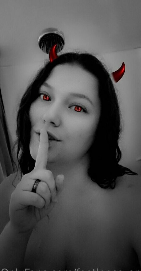 footloose and perfect model pic