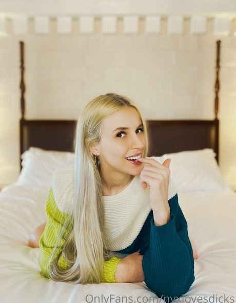 nakednicolenyx star high quality images