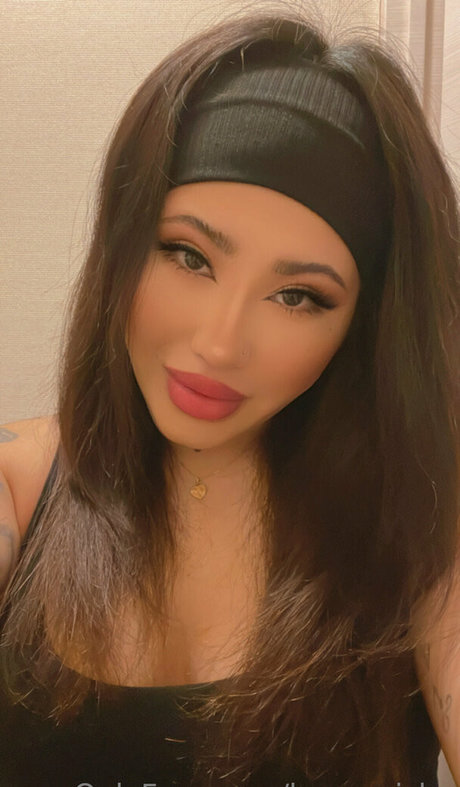 bae geisha model pretty pic