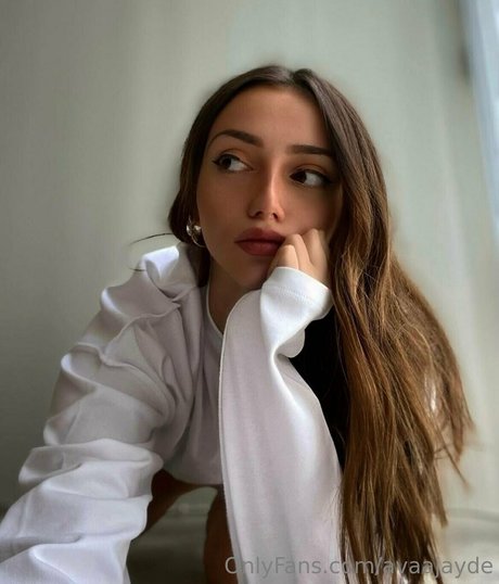 avaajayde sexy star pics