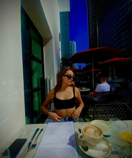 avaajayde model high quality images