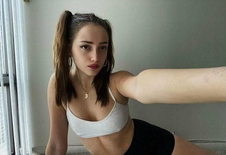 avaajayde nice actress galleries