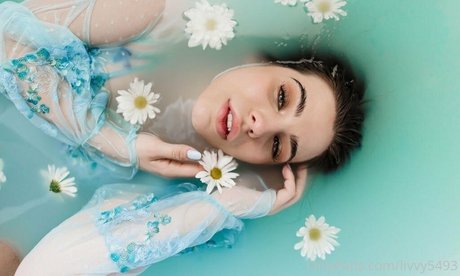 livvy5493 pornstar nude pictures