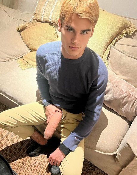 oscarharrisonx nudes actress pics