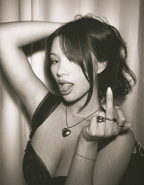 Sarah Cheung model high quality images